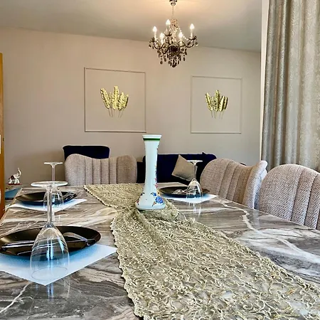 Tyrol Golden Alps Mountain View& Free Underground Parking