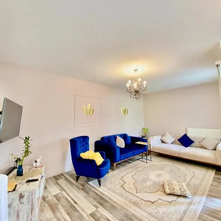 아파트 Tyrol Golden Alps Mountain View& Free Underground Parking *